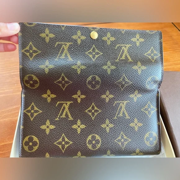LV wallet - Picture 6 of 9